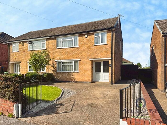 3 Bedroom Semi-Detached House For Sale In Beacon Drive, Kirkby-in-Ashfield, Nottingham, Nottinghamshire, NG17