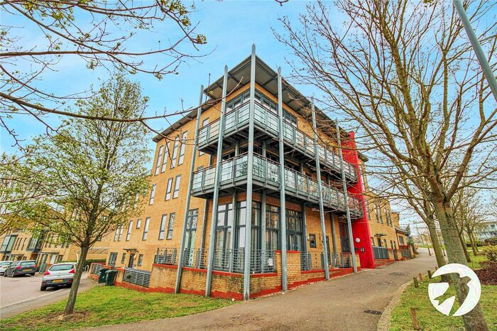 2 Bedroom Flat To Rent In Park Lane, Greenhithe, Kent, DA9