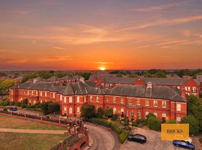 2 Bedroom Apartment For Sale In Richmond Drive, Woodford Green, IG8