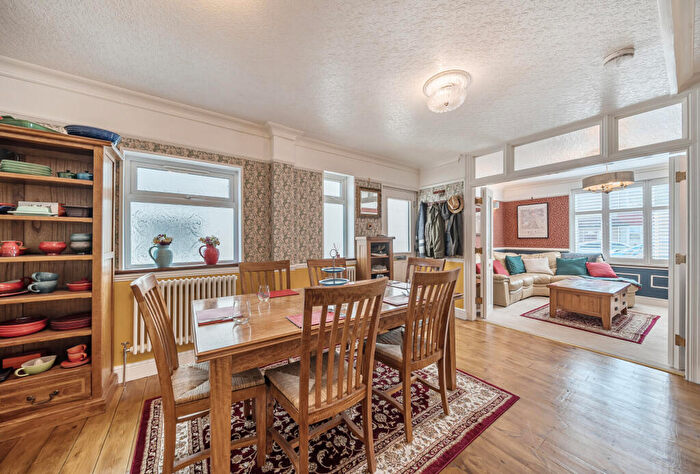 3 Bedroom End Of Terrace House For Sale In Bank Avenue, Colliers Wood Borders, CR4