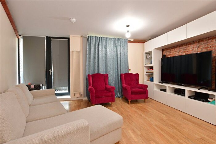 1 Bedroom Flat For Sale In Channelsea Road, London, E15