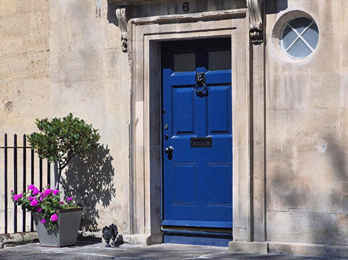 2 Bedroom Apartment For Sale In Queens Parade, Bath, BA1