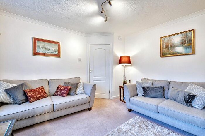 2 Bedroom Semi-Detached Bungalow For Sale In Offa Drive, Kenilworth, CV8