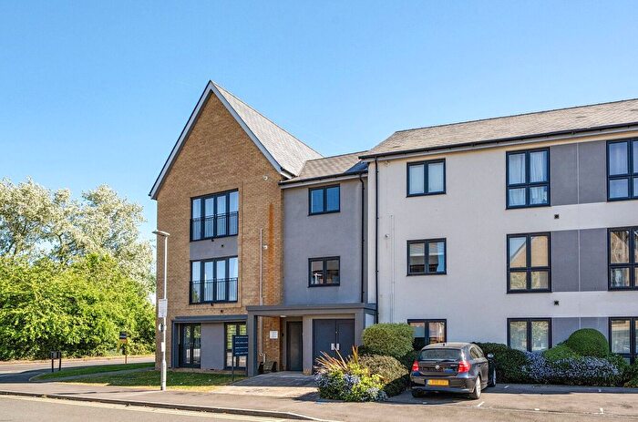 2 Bedroom Flat For Sale In Tidman Road, Reading, Berkshire, RG2