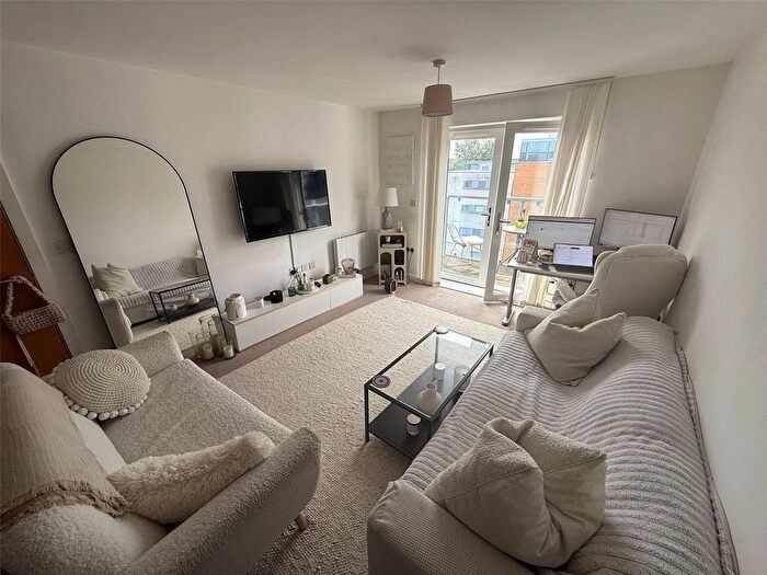 2 Bedroom Flat To Rent In Endeavour House, B Elmira Way, Salford, Greater Manchester, M5