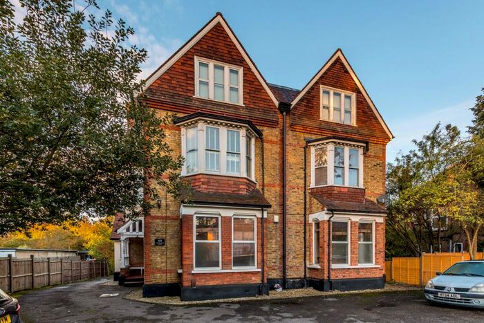 2 Bedroom Ground Flat To Rent In Kings Hall Road, Beckenham, BR3