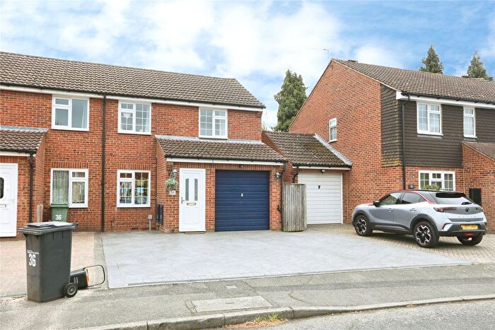 3 Bedroom Semi Detached House For Sale In The Tail Race, Maidstone, Kent, ME15