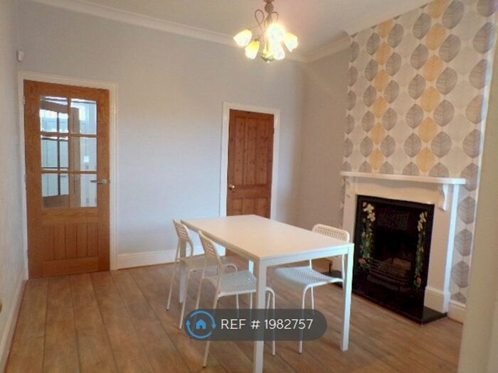 2 Bedroom End Of Terrace House To Rent In Bristol Road, Coventry, CV5
