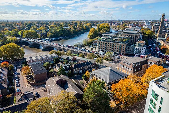2 Bedroom Flat For Sale In Spring Grove, W4