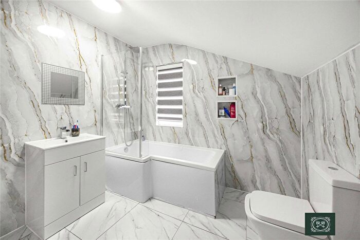 2 Bedroom End Terrace House For Sale In Mandeville Road, Enfield, London, EN3