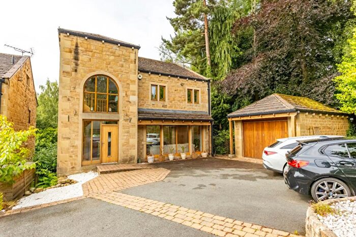 4 Bedroom Detached House For Sale In Hebble Court, Holmfirth, HD9