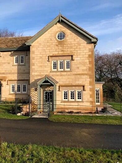 4 Bedroom Semi-Detached House To Rent In Ashover Road, S45