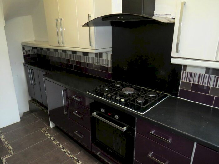 2 Bedroom Property To Rent In Burleigh Street, Halifax, HX1