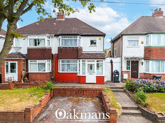3 Bedroom Semi-detached House For Sale In Woolacombe Lodge Road, Birmingham, West Midlands, B29