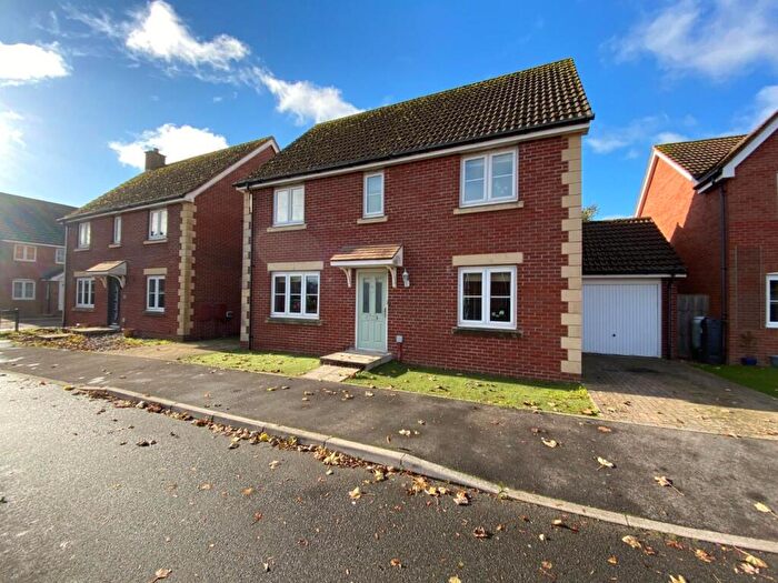 4 Bedroom House To Rent In White Horse Way, Devizes, SN10