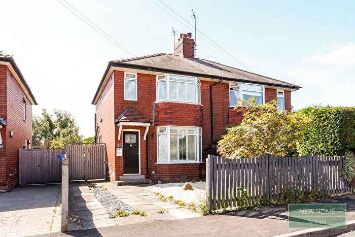 3 Bedroom Semi-Detached House For Sale In Hill Top Avenue, Harrogate, HG1