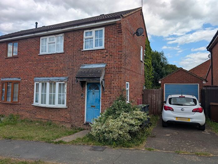 3 Bedroom Semi Detached House For Sale In Lowry Way, Stowmarket, IP14