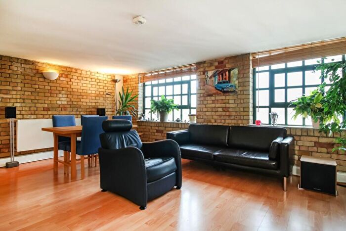 2 Bedroom Apartment To Rent In Merchant Court, Wapping Wall, London, E1W