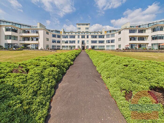 2 Bedroom Flat For Sale In Hayes Road, Sully, CF64