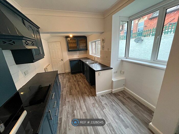 4 Bedroom Semi-Detached House To Rent In Ropery Road, Gainsborough, DN21