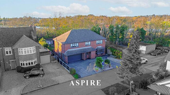 4 Bedroom Detached House For Sale In Park Road, Stanford-Le-Hope, SS17