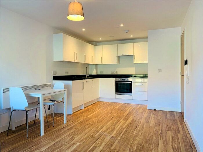 2 Bedroom Flat To Rent In Aire, Cross Green Lane, LS9