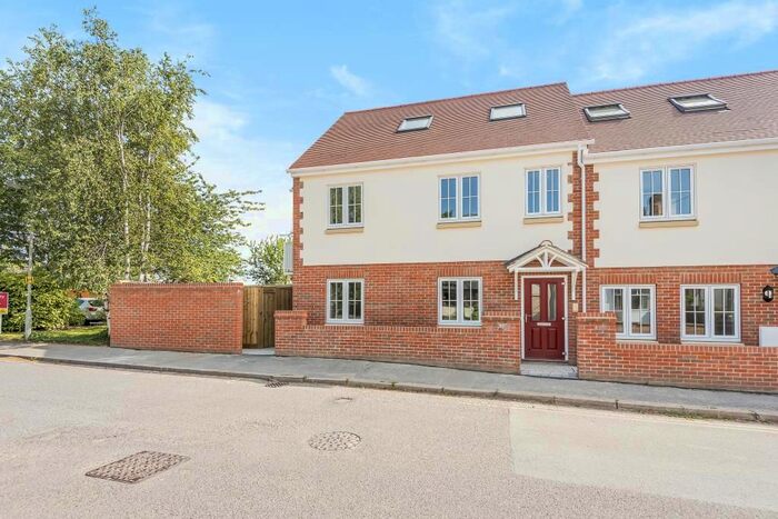 2 Bedroom Flat To Rent In Botley, Oxford, OX2