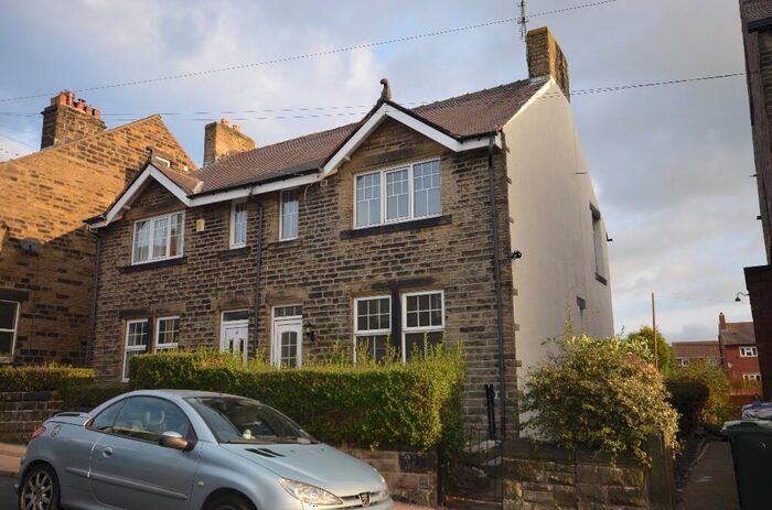 3 Bedroom Semi-Detached House To Rent In Ward Street, Penistone, S36