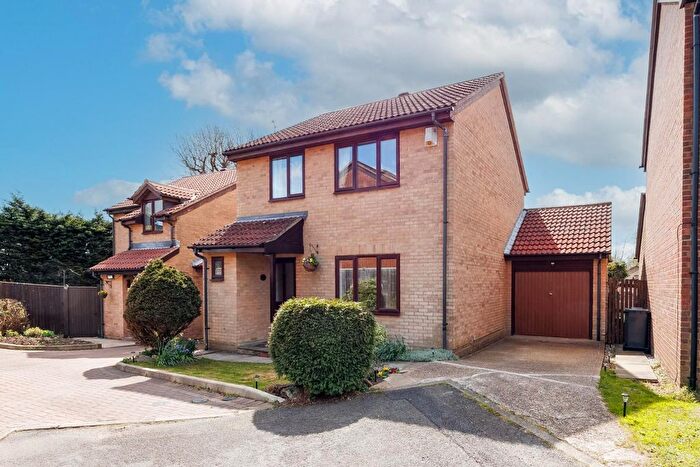 3 Bedroom Property For Sale In Coldharbour Close, Crowborough, TN6