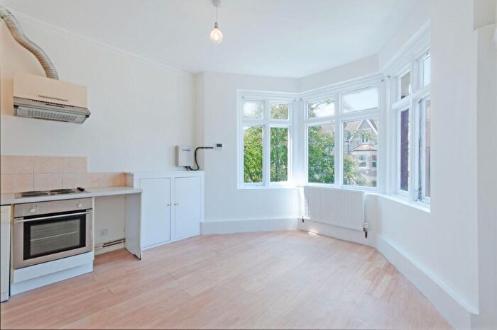 1 Bedroom Maisonette To Rent In Chichele Road, Willesden Green, NW2