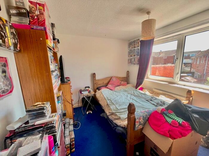 2 Bedroom Semi-Detached House For Sale In Rosedale Crescent, Shildon, DL4