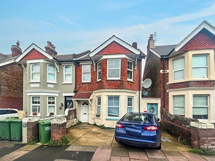 2 Bedroom Maisonette For Sale In Whitley Road, Eastbourne, BN22