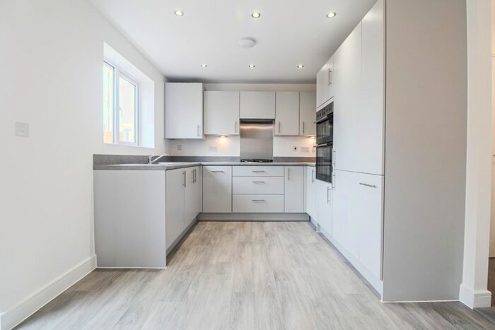 3 Bedroom Semi-Detached House To Rent In Cashmere Drive, Andover, SP11