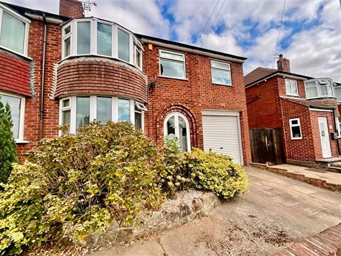 3 Bedroom Semi-detached House For Sale In Rosslyn Avenue, Aston, Sheffield, Rotherham, S26