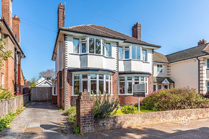 3 Bedroom Detached House For Sale In Geneva Avenue, Southbourne, Bournemouth, BH6