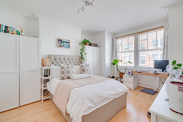 2 Bedroom Flat To Rent In Vera Road, Fulham, SW6