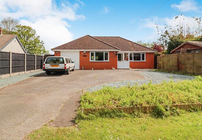 3 Bedroom Bungalow For Sale In Brigg Road, Moortown, Market Rasen, LN7