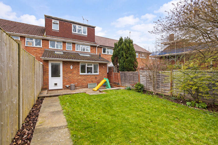 3 Bedroom Terraced House For Sale In Benchleys Road, Boxmoor, HP1