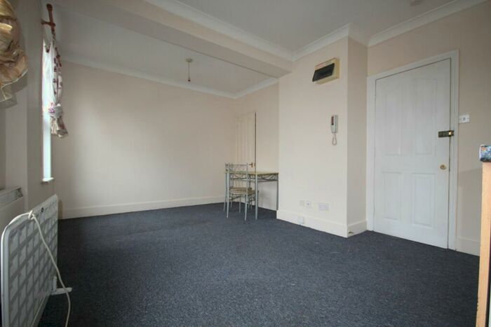 Flat To Rent In Nightingale Road, N22
