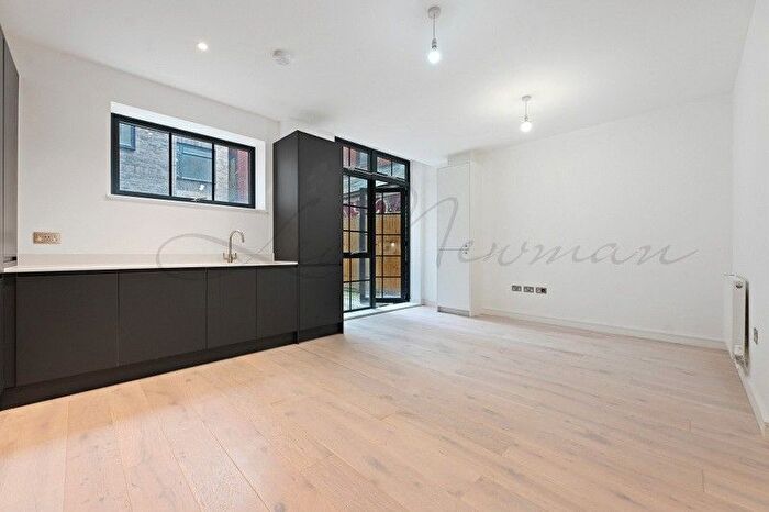 3 Bedroom Flat To Rent In Caroline Street, Limehouse, E1