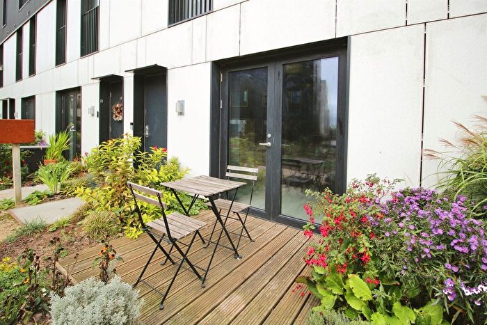 2 Bedroom Flat For Sale In Happy Walk, Leeds, LS9