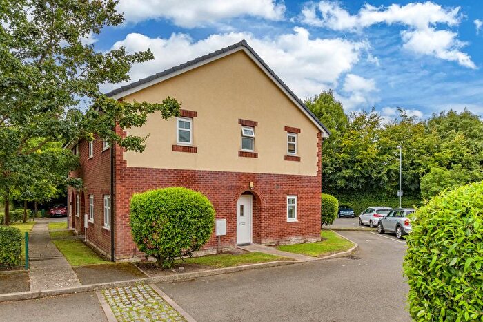 2 Bedroom Flat To Rent In Bell Court, Birmingham, West Midlands, B31