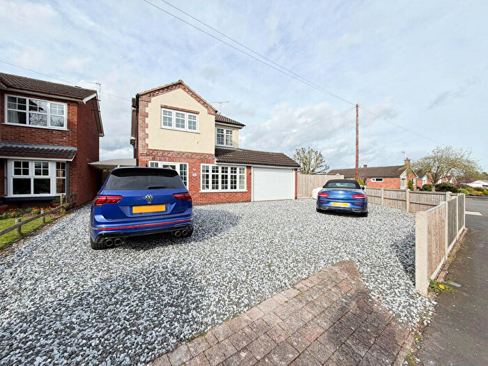 3 Bedroom Detached House For Sale In Aulton Way, Hinckley, Leicestershire, LE10