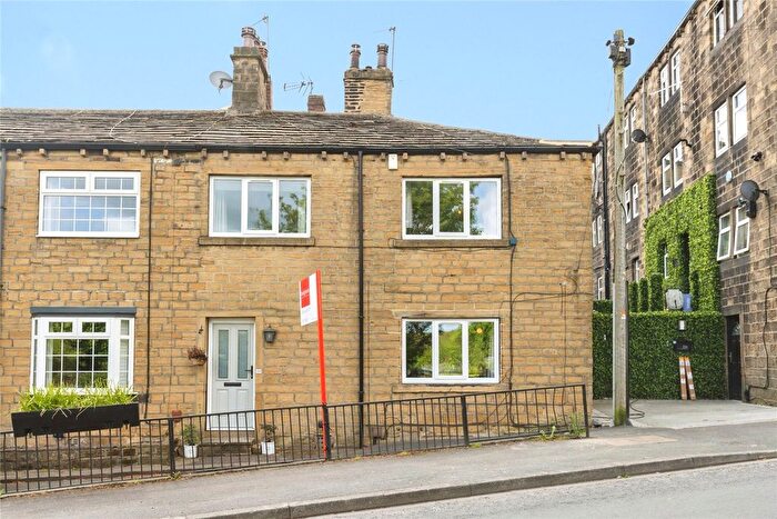 3 Bedroom End Terrace House For Sale In Carr Road, Calverley, Pudsey, West Yorkshire, LS28