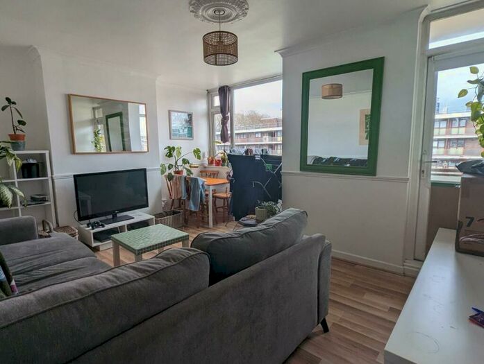 3 Bedroom Maisonette To Rent In Cherbury Street, London, N1