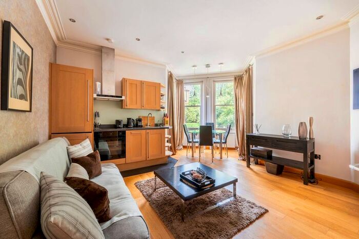 1 Bedroom Flat To Rent In Essendine Mansions, Maida Vale, London, W9