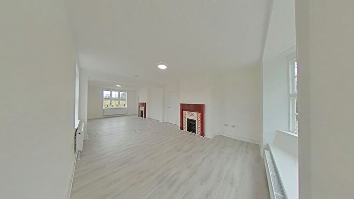 3 Bedroom Detached House To Rent In Shenley Lane, AL2