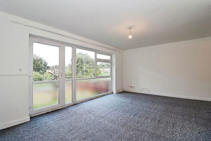 3 Bedroom Terraced House For Sale In Hazelbury Drive, Bristol, BS30