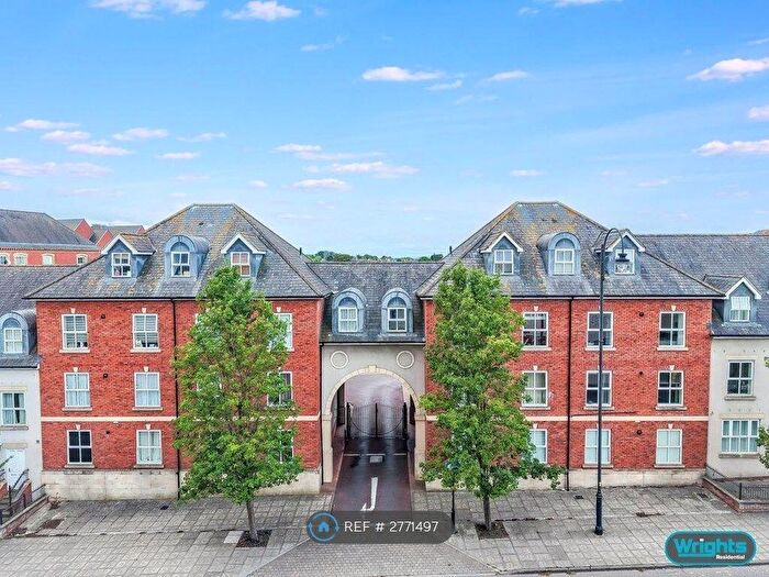 2 Bedroom Flat To Rent In Conigre Square, Trowbridge, BA14