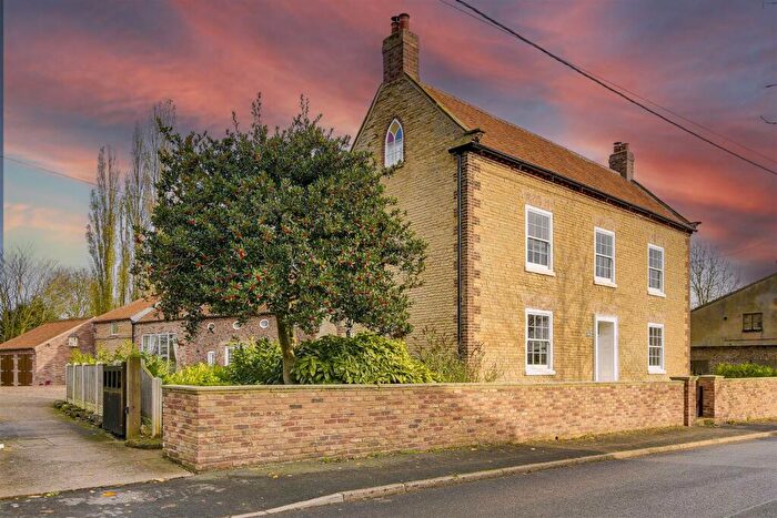 6 Bedroom Detached House For Sale In Silver Street, Winteringham, DN15